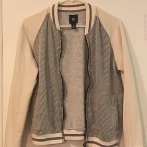 GAP sweater